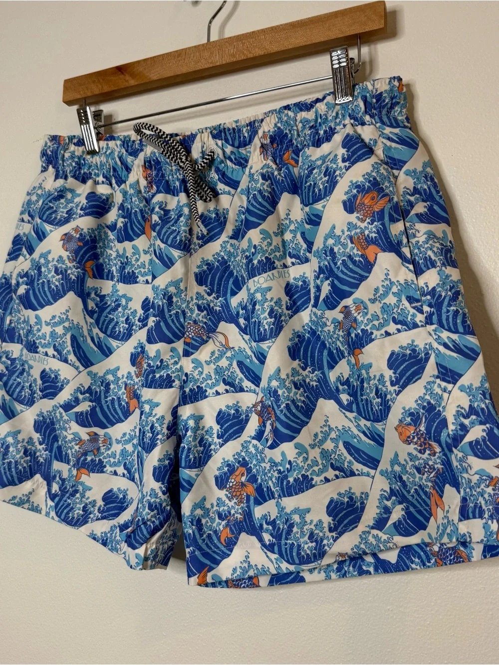 Men’s Boardies Koi Waves Board Shorts Swim Trunks size large 5 inch inseam